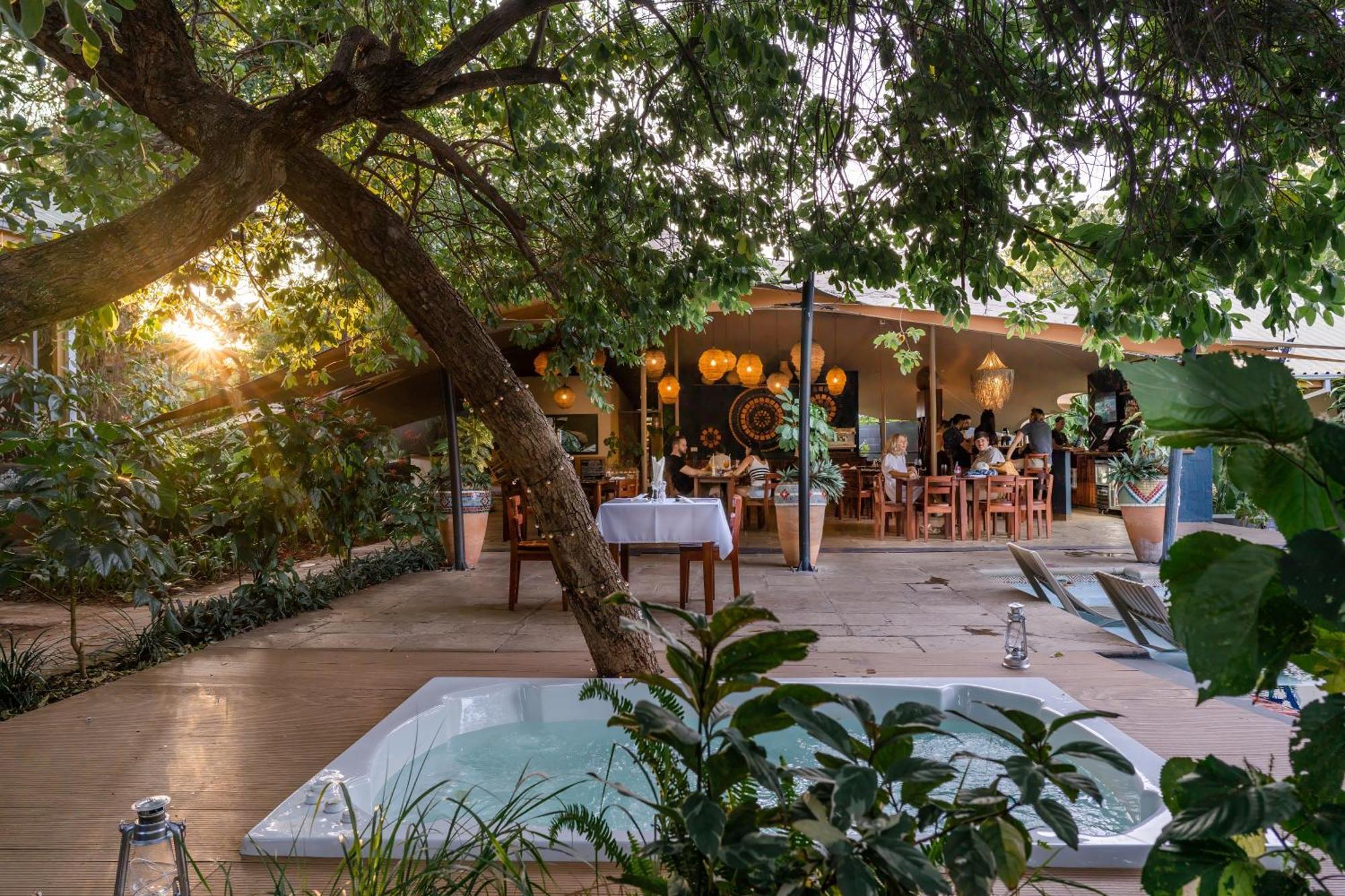 Shongwe Oasis Hotel Victoria Falls Kültér fotó